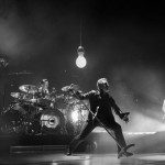 Gli U2 saranno oggetto di due speciali della HBO nel corso di quest'anno: uno spettacolo dal vivo da Parigi e un doc del dietro le quinte  nel loro tour Innocence + Experience Tour. Sam Jones